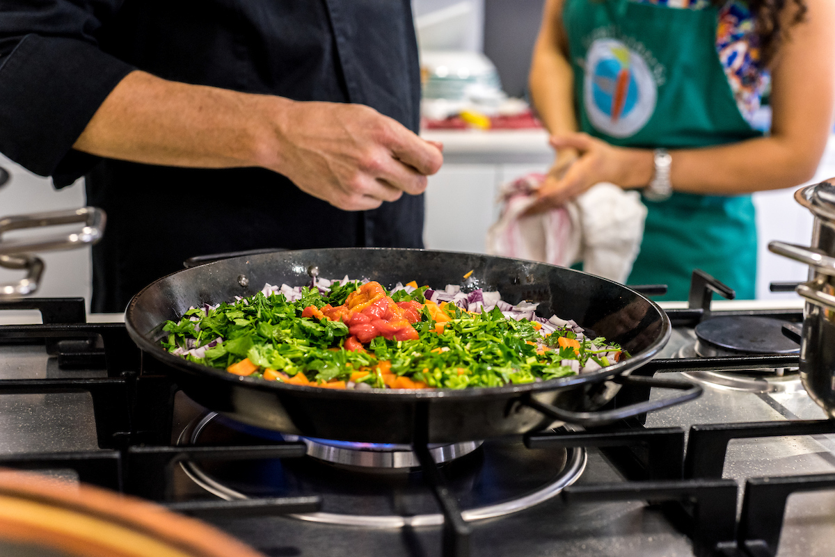 Enjoy a cooking class and a healthy meal slide 0