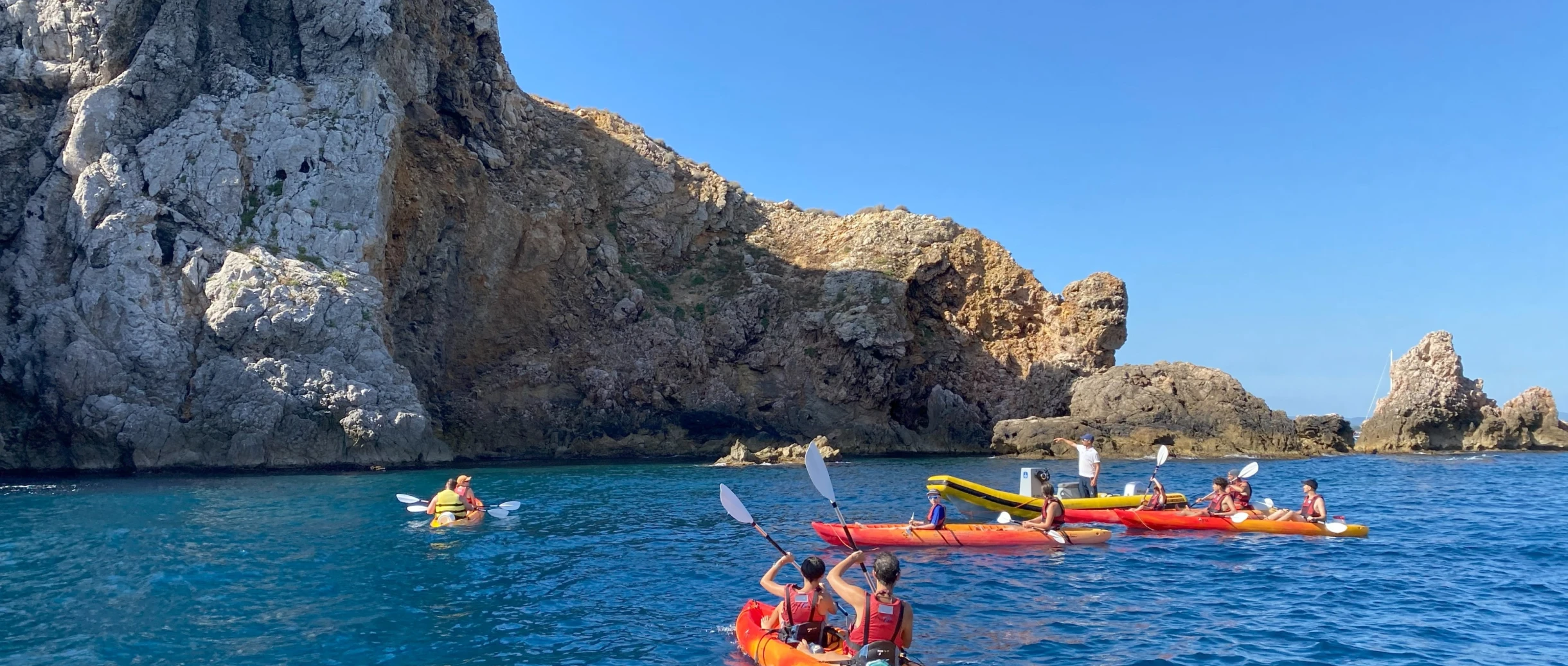 Excursion guidée en kayak dans les îles Medes slide 0