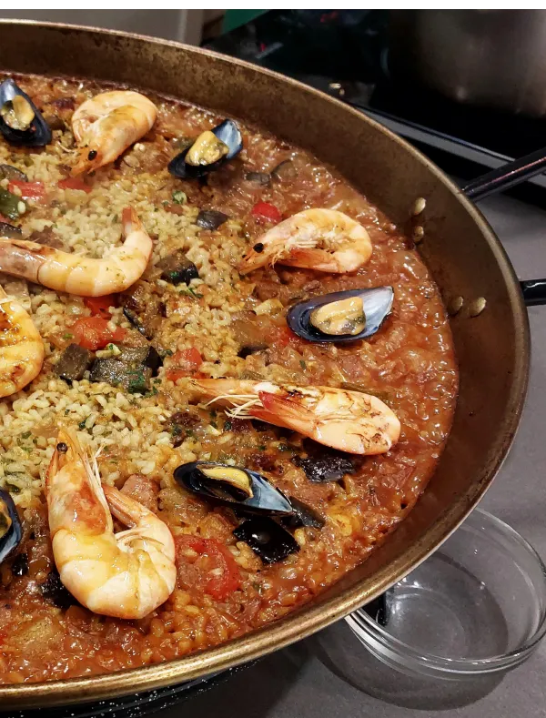 Cocina un arroz Mediterráneo con tu chef personal slide 0