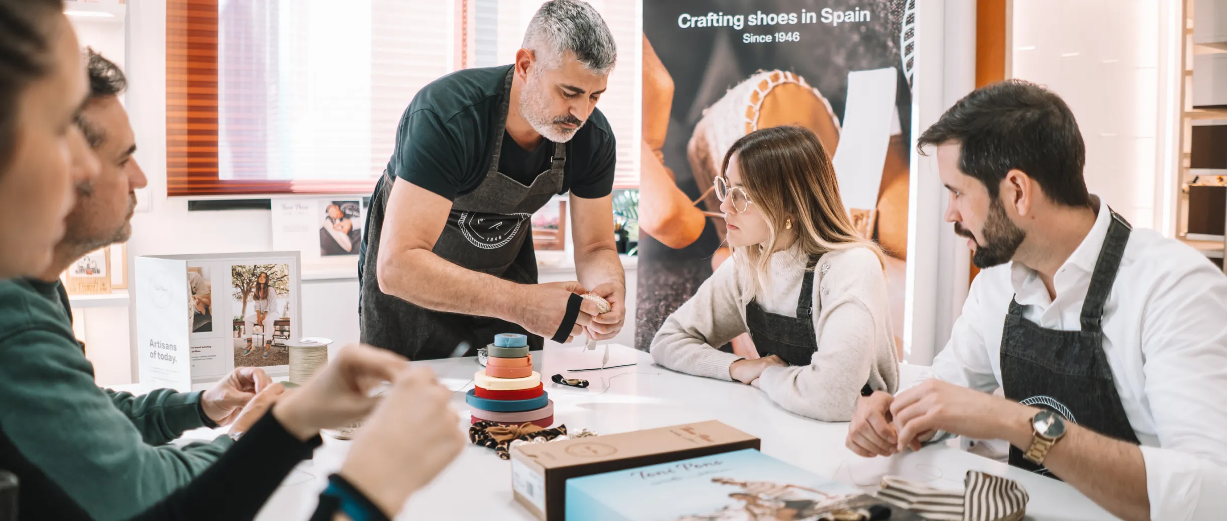 Handmade espadrille workshop slide 0
